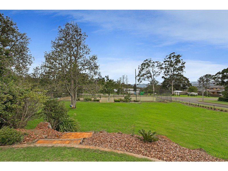 1 Large Street, Middle Ridge QLD 4350