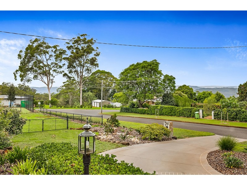 1 Large Street, Middle Ridge QLD 4350