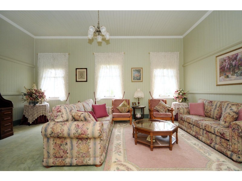 158 Stenner Street, Middle Ridge QLD 4350