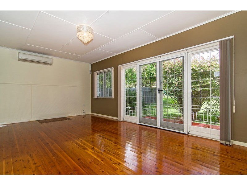 21 Dunne Street, Harristown QLD 4350