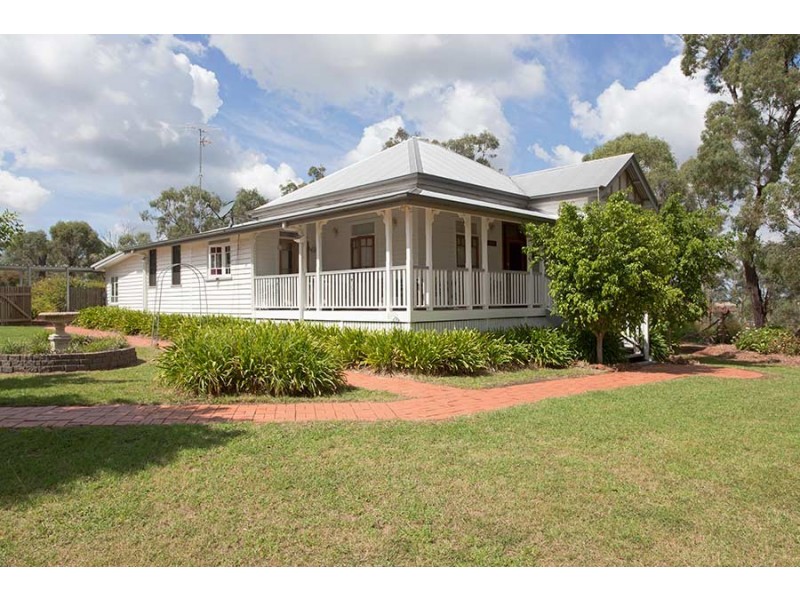 26 Bailey Street, Southbrook QLD 4363