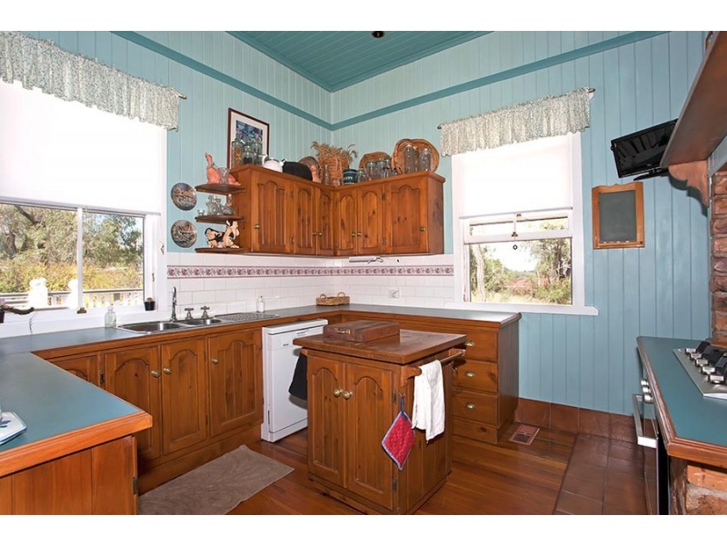 26 Bailey Street, Southbrook QLD 4363