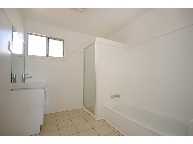 433 Stenner Street, Harristown QLD 4350