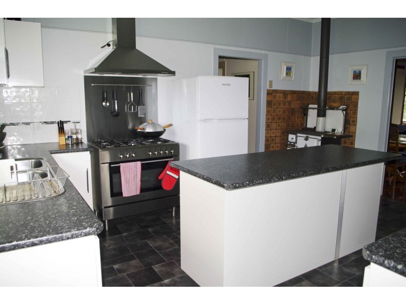 ” Larian Lea “, Southbrook QLD 4363