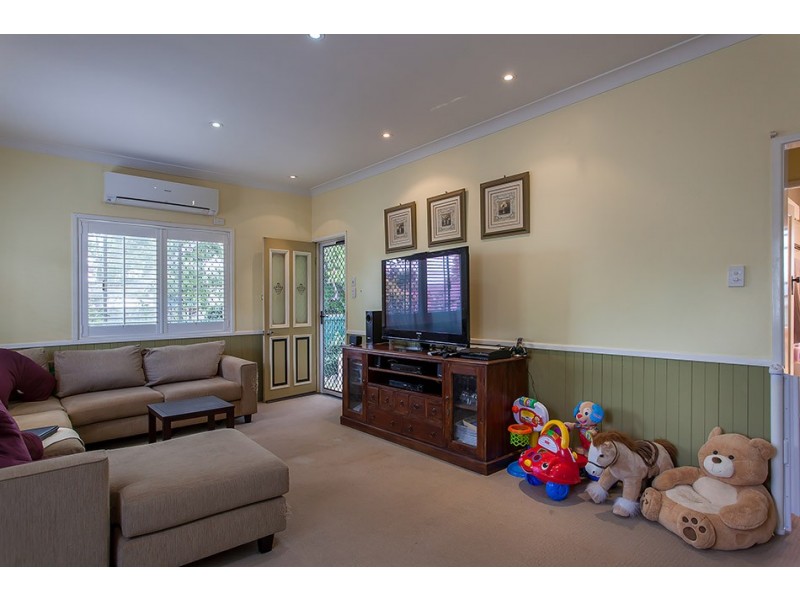 23 Doncaster Street, Newtown QLD 4350