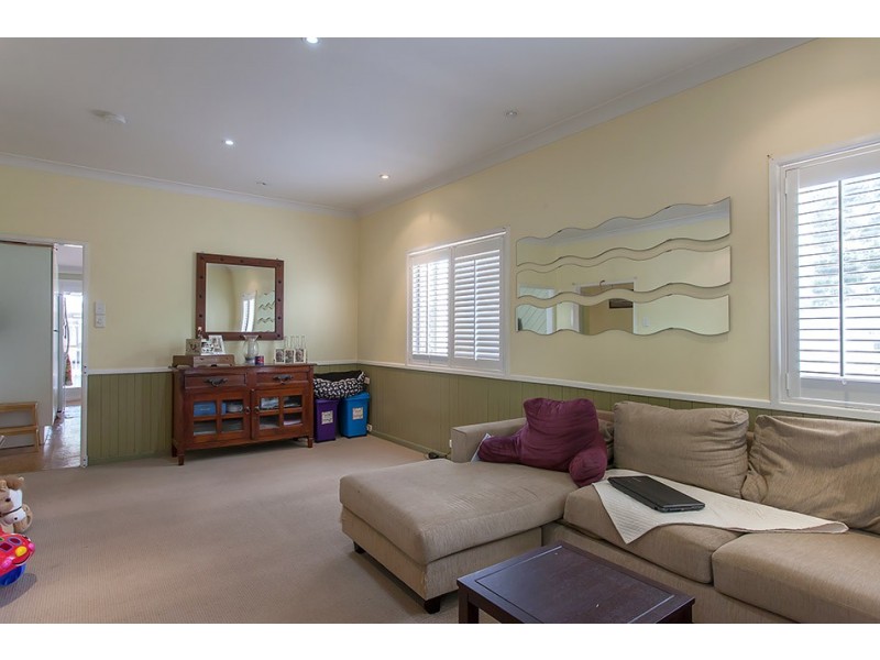 23 Doncaster Street, Newtown QLD 4350