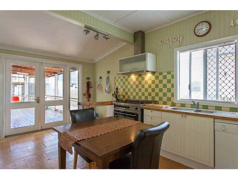 23 Doncaster Street, Newtown QLD 4350