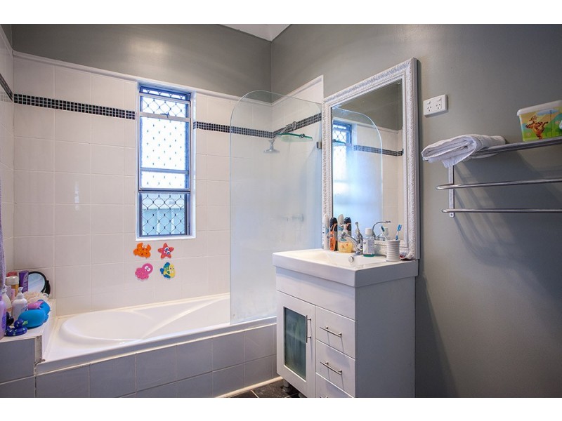 23 Doncaster Street, Newtown QLD 4350