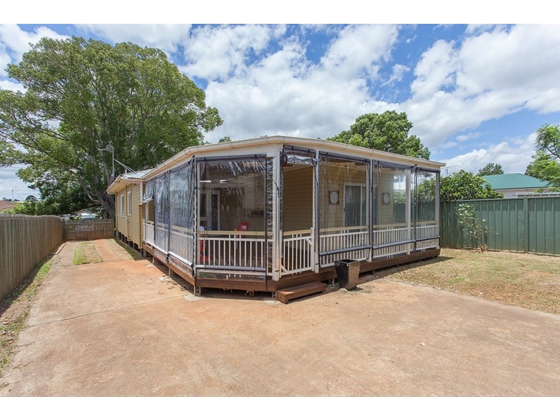 23 Doncaster Street, Newtown QLD 4350