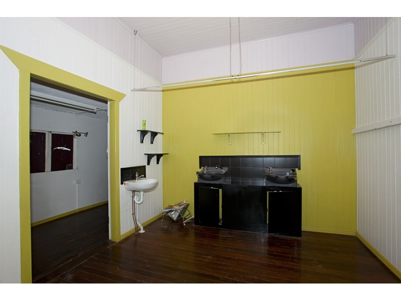 10481 New England Highway, Highfields QLD 4352