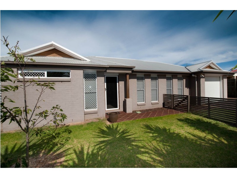 Unit 1/18 Sambar Court, Kearneys Spring QLD 4350