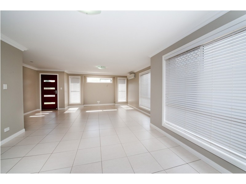Unit 1/18 Sambar Court, Kearneys Spring QLD 4350