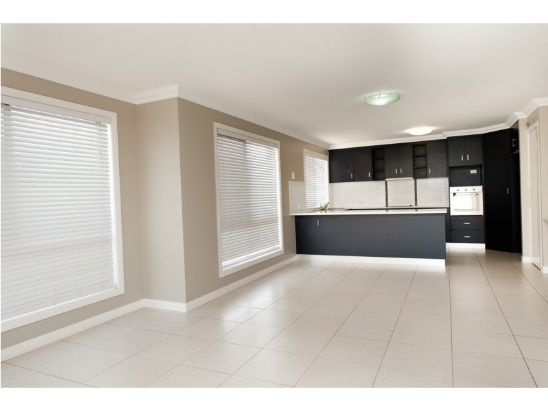 Unit 1/18 Sambar Court, Kearneys Spring QLD 4350