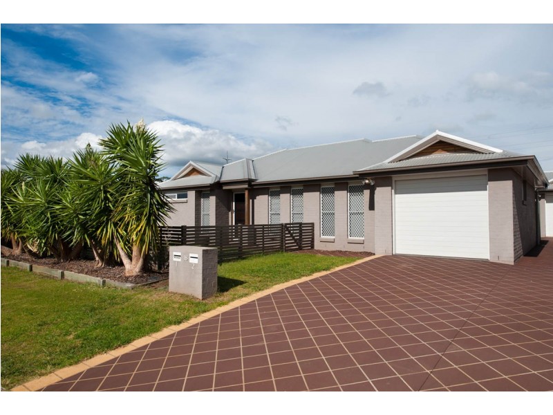 Unit 1/18 Sambar Court, Kearneys Spring QLD 4350