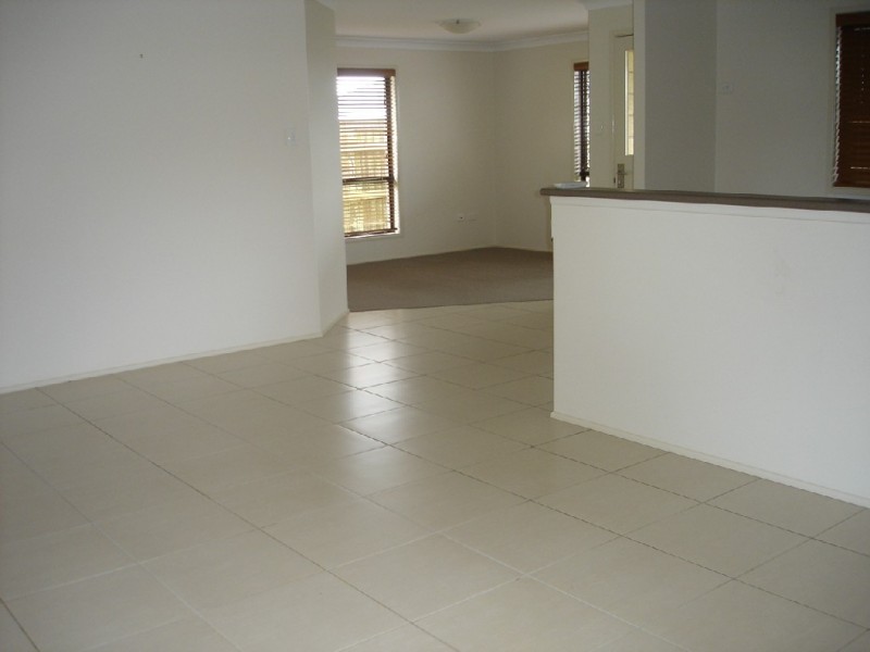 Unit 1/3 Nabiac Close, Kearneys Spring QLD 4350