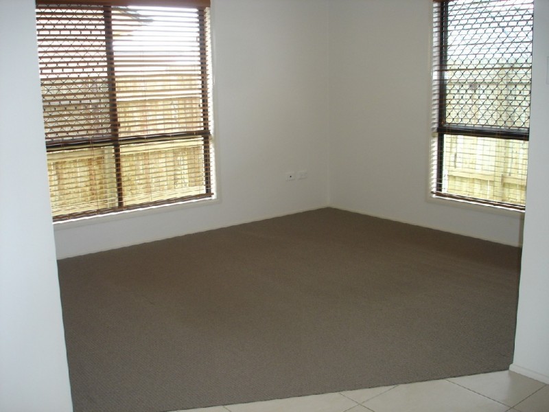 Unit 1/3 Nabiac Close, Kearneys Spring QLD 4350
