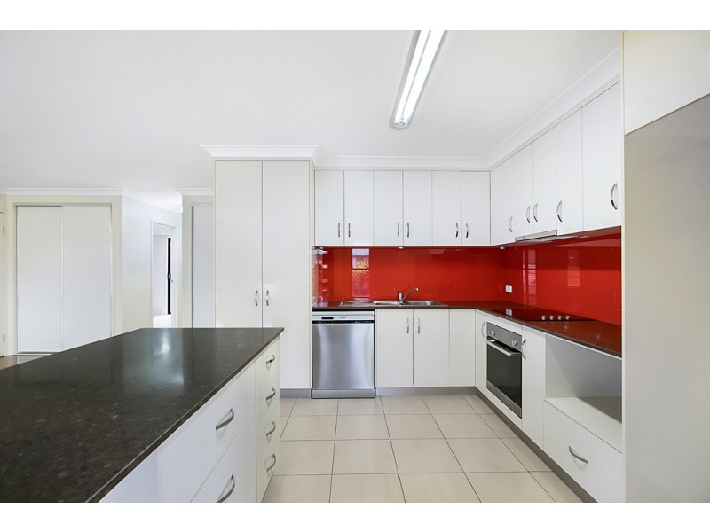 1 Wareena Crescent, Glenvale QLD 4350