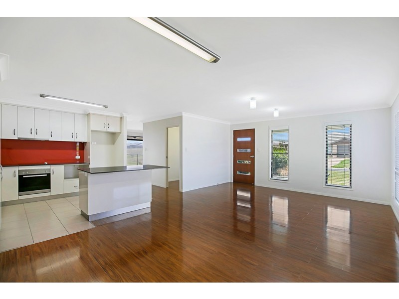 1 Wareena Crescent, Glenvale QLD 4350