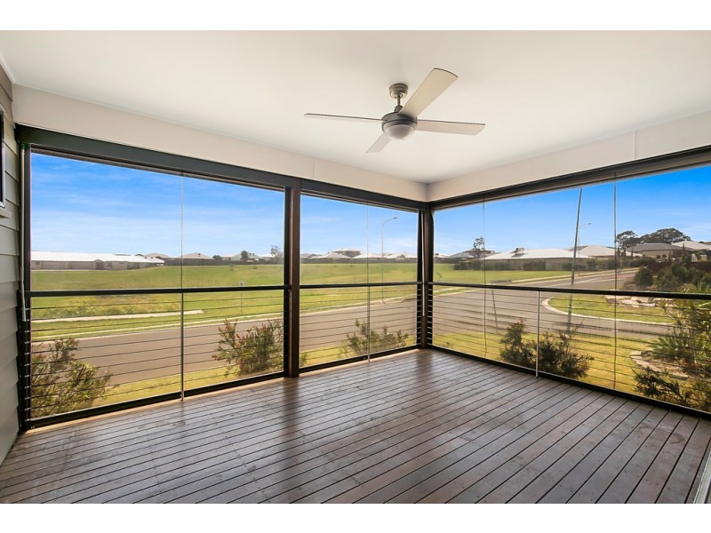 1 Wareena Crescent, Glenvale QLD 4350