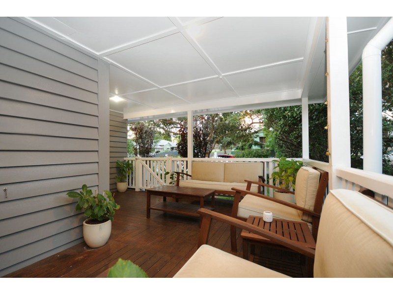 8 Collins Street, Mount Lofty QLD 4350
