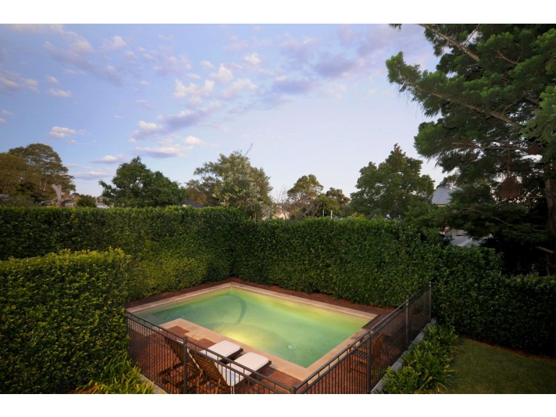 8 Collins Street, Mount Lofty QLD 4350