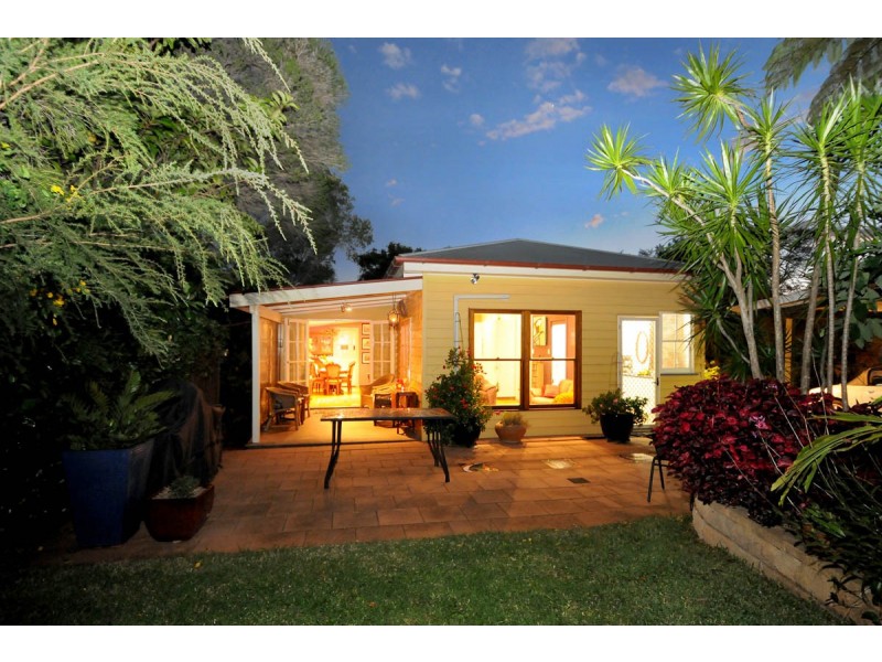 3 Rhyde Street, Mount Lofty QLD 4350