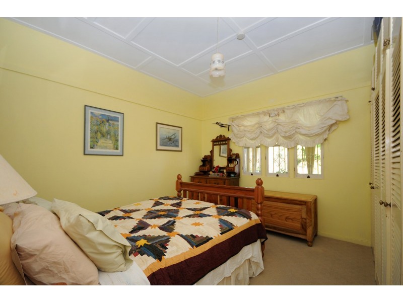 3 Rhyde Street, Mount Lofty QLD 4350