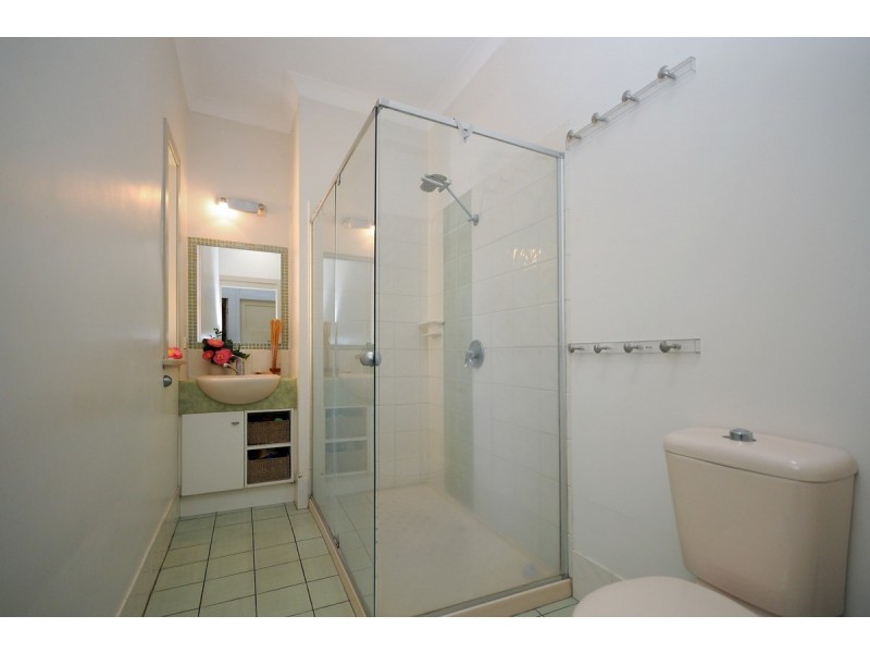 3 Rhyde Street, Mount Lofty QLD 4350