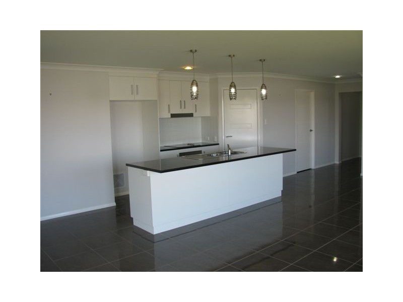 6 Jay Street, Westbrook QLD 4350