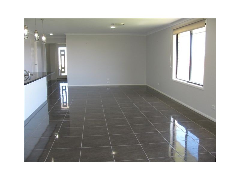 6 Jay Street, Westbrook QLD 4350