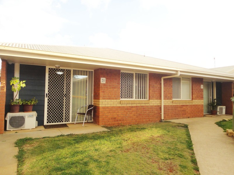 “Oxford Crest” Units 21 and 23, 306 James Street, Harristown QLD 4350
