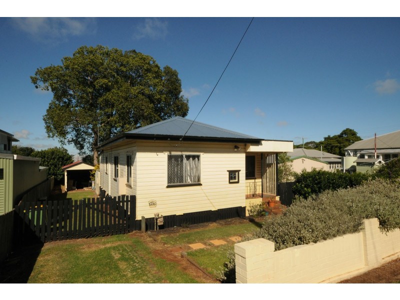 66 Alford Street, Mount Lofty QLD 4350