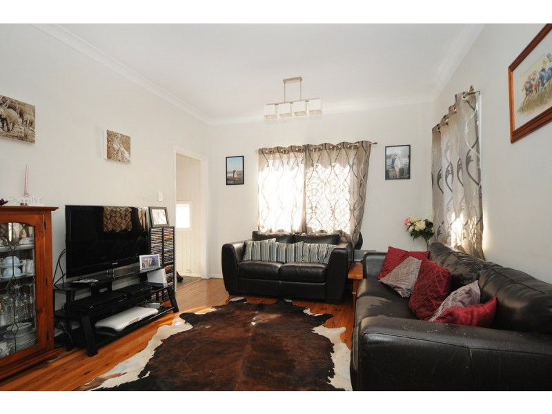 66 Alford Street, Mount Lofty QLD 4350