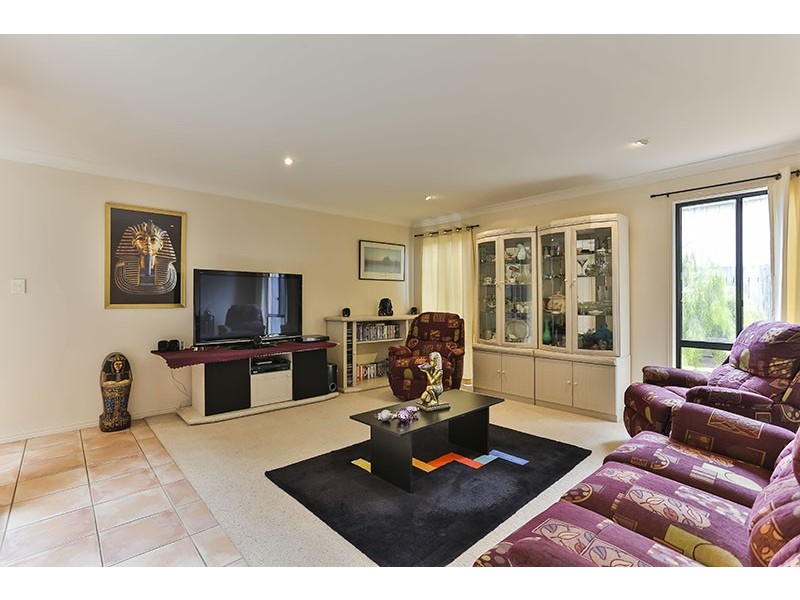 20 Navajo Street, Wilsonton QLD 4350