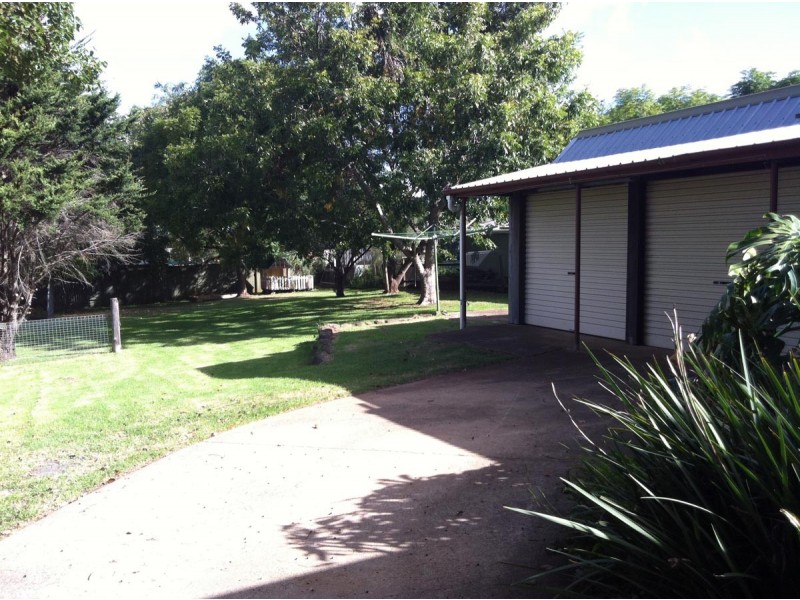 8 Vacy Street, Newtown QLD 4350