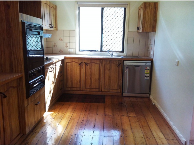 8 Vacy Street, Newtown QLD 4350