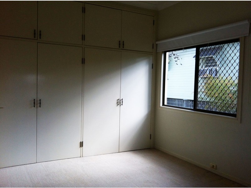 8 Vacy Street, Newtown QLD 4350