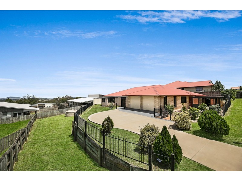 19 McShane Drive, Mount Kynoch QLD 4350