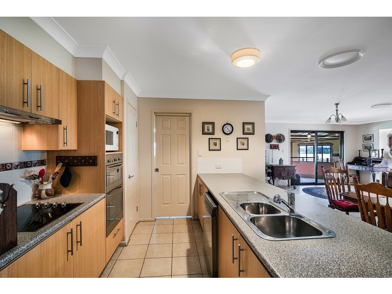 19 McShane Drive, Mount Kynoch QLD 4350