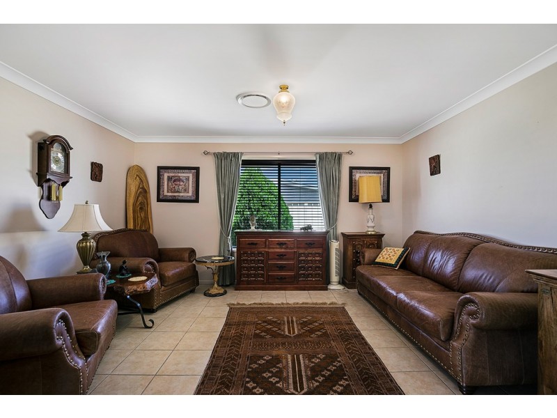 19 McShane Drive, Mount Kynoch QLD 4350