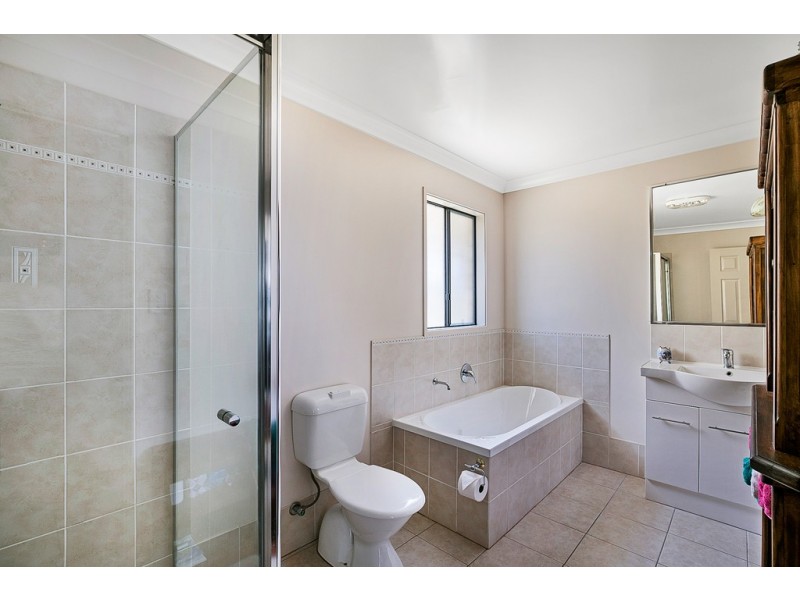 19 McShane Drive, Mount Kynoch QLD 4350