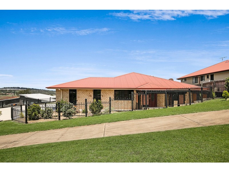 19 McShane Drive, Mount Kynoch QLD 4350
