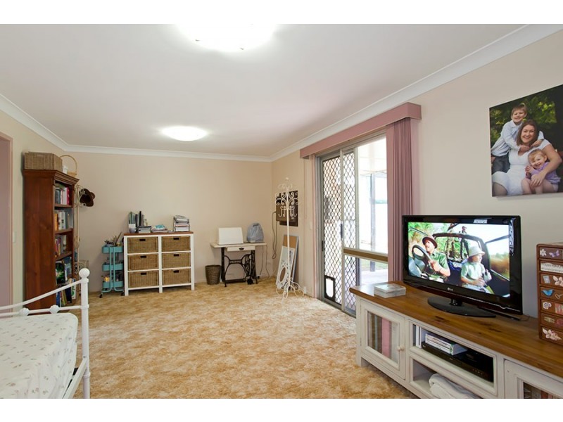 61 Hoepper Street, Kearneys Spring QLD 4350