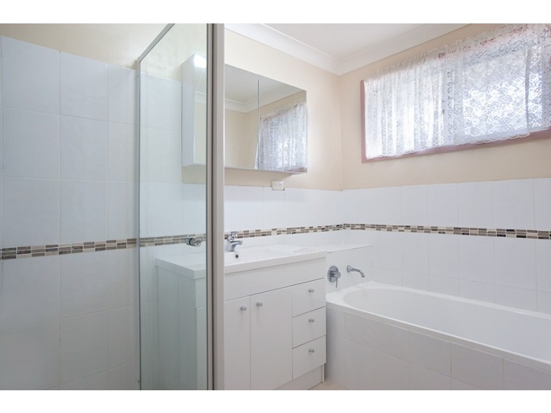 61 Hoepper Street, Kearneys Spring QLD 4350