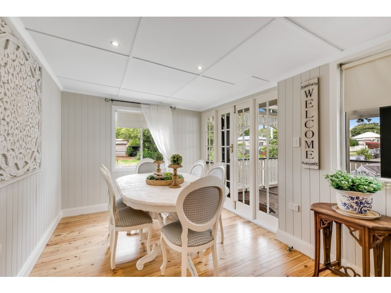 16 Rhyde Street, Mount Lofty QLD 4350