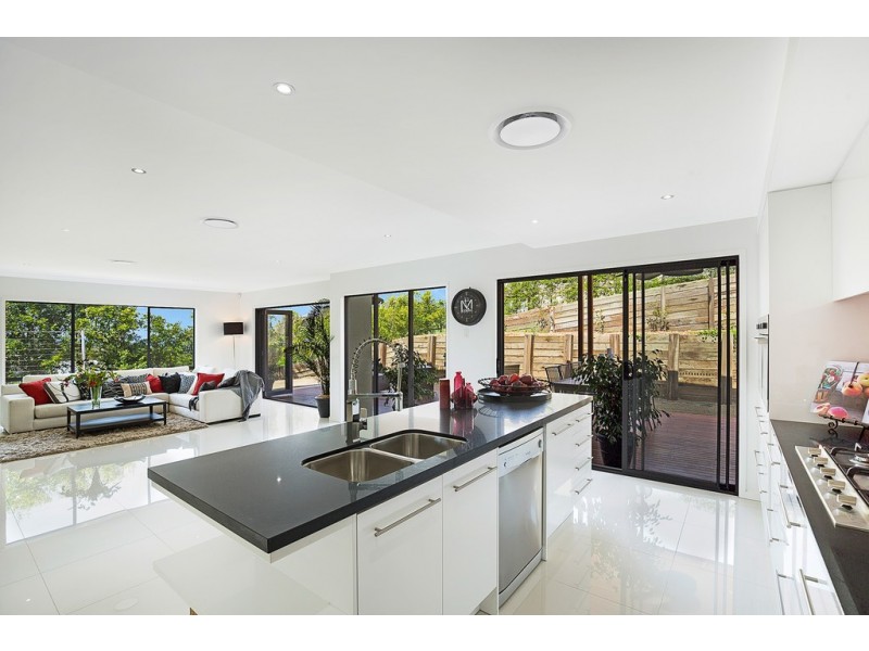 28 Piccadilly Court, Mount Lofty QLD 4350