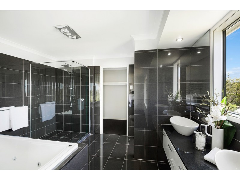 28 Piccadilly Court, Mount Lofty QLD 4350