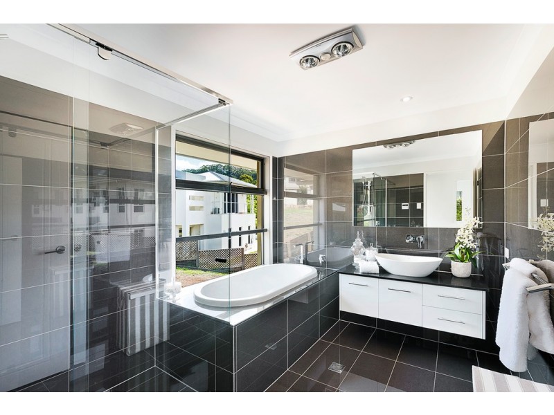 28 Piccadilly Court, Mount Lofty QLD 4350