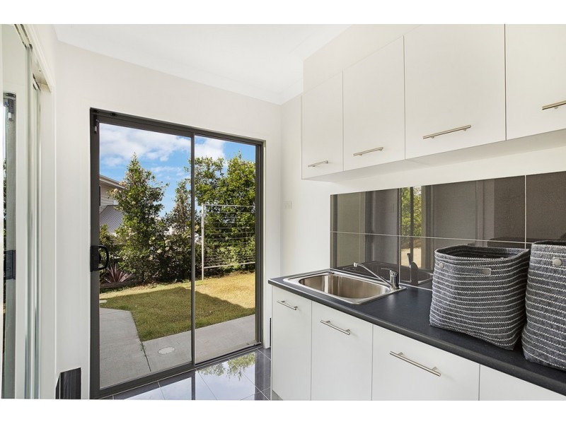 28 Piccadilly Court, Mount Lofty QLD 4350
