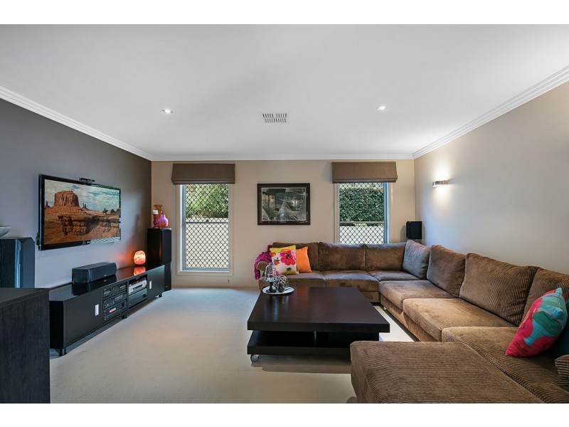 15 Coventry Court, Mount Lofty QLD 4350